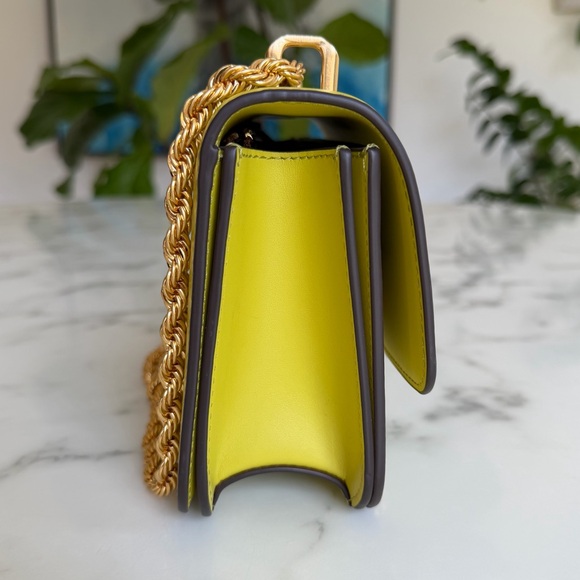 Tory Burch Eleanor Small Convertible Shoulder Bag in Island Chartreuse Leather - Picture 4 of 16